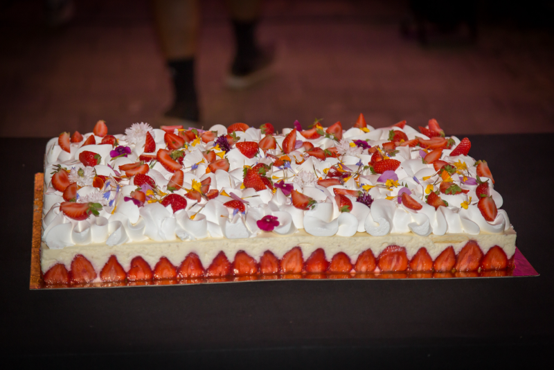 Le Fraisier des Tontons Fringale, avec des fraises de saison à L'Isle jourdain 32