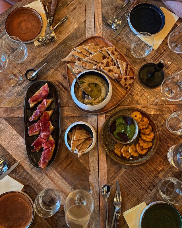 Passer une soirée gourmande et conviviale avec menu dégustation et vins choisis à L’Isle-Jourdain